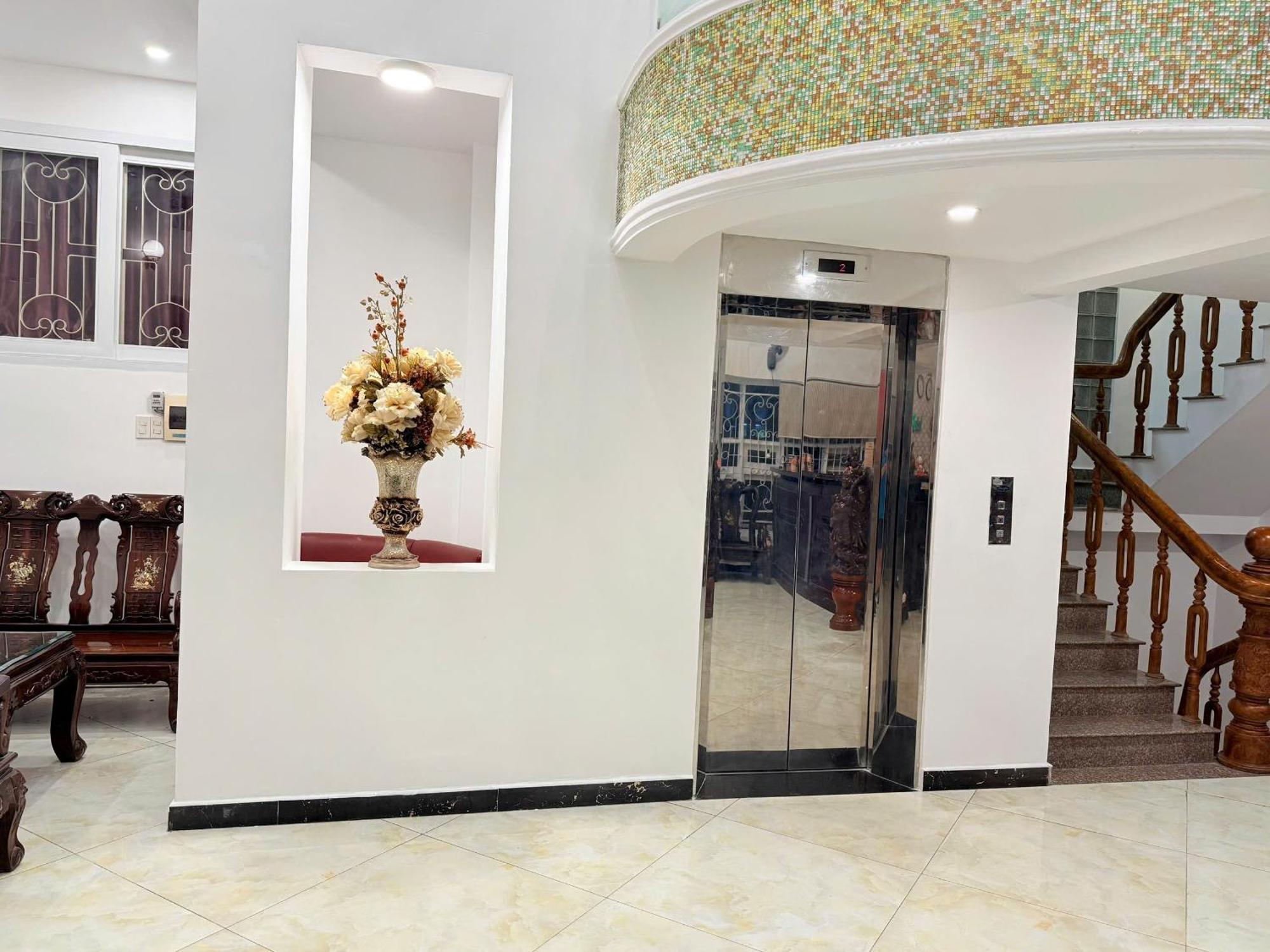 Hotel Khach San Hong Tam