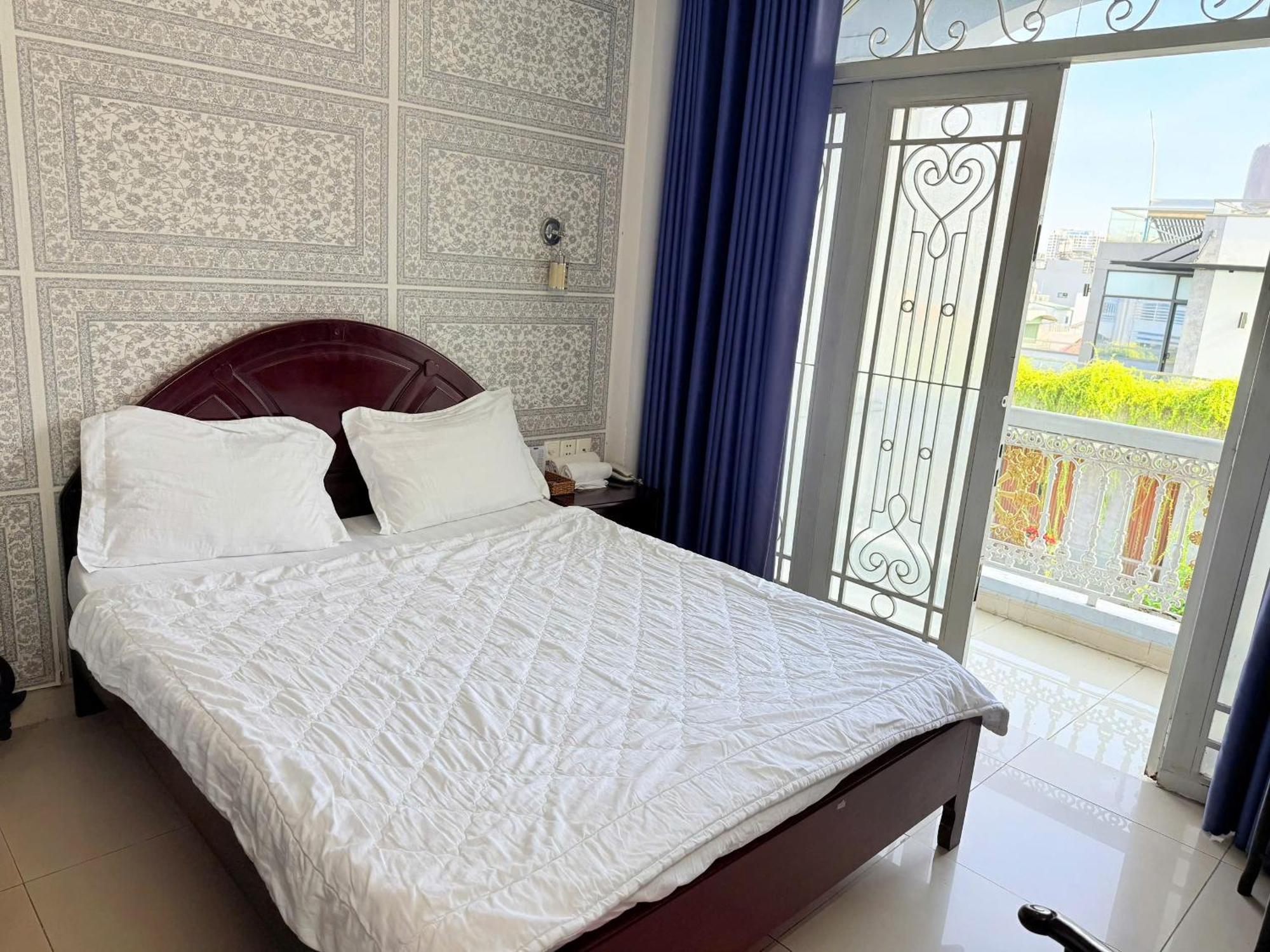 Khách sạn Khach San Hong Tam 2*